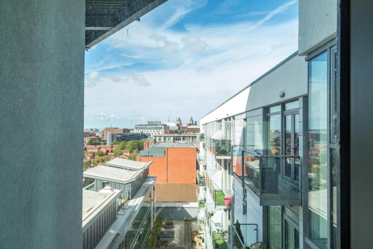 Serviced In Centre - Free Parking - Balcony - By Happy Days *